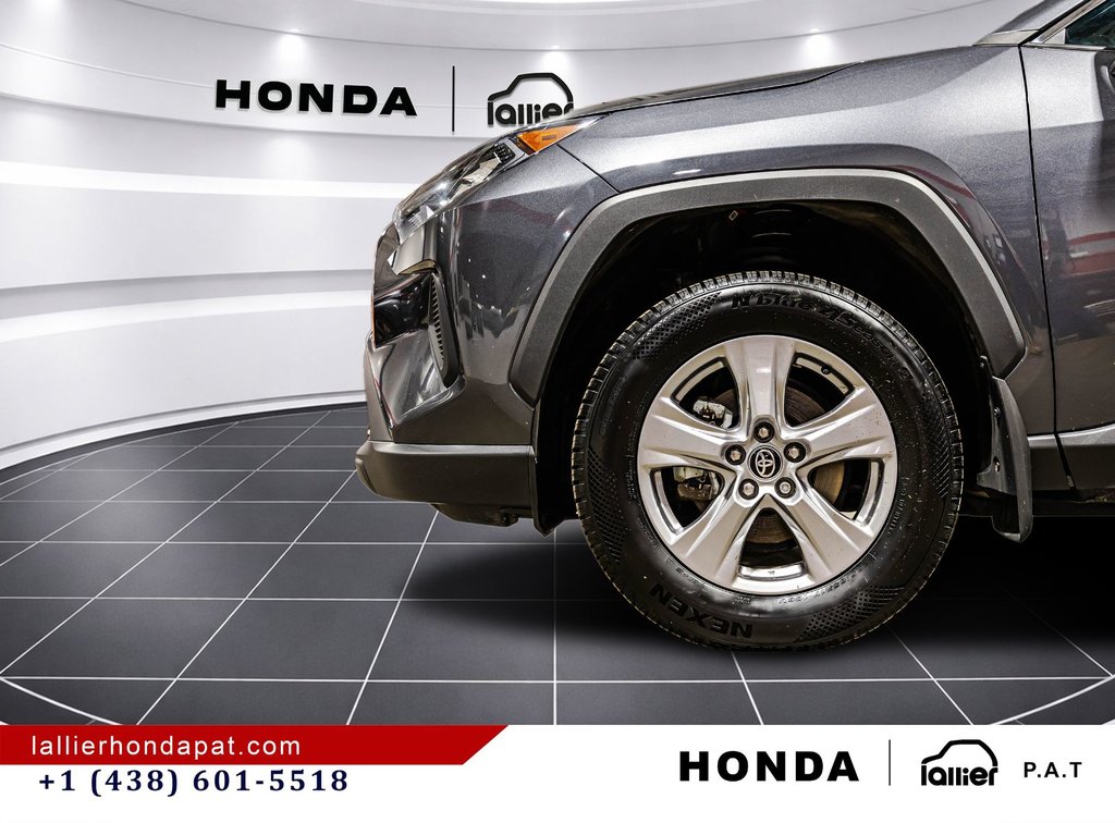 2025 Toyota RAV4 Hybrid LE in Montreal, Quebec - 10 - w1024h768px