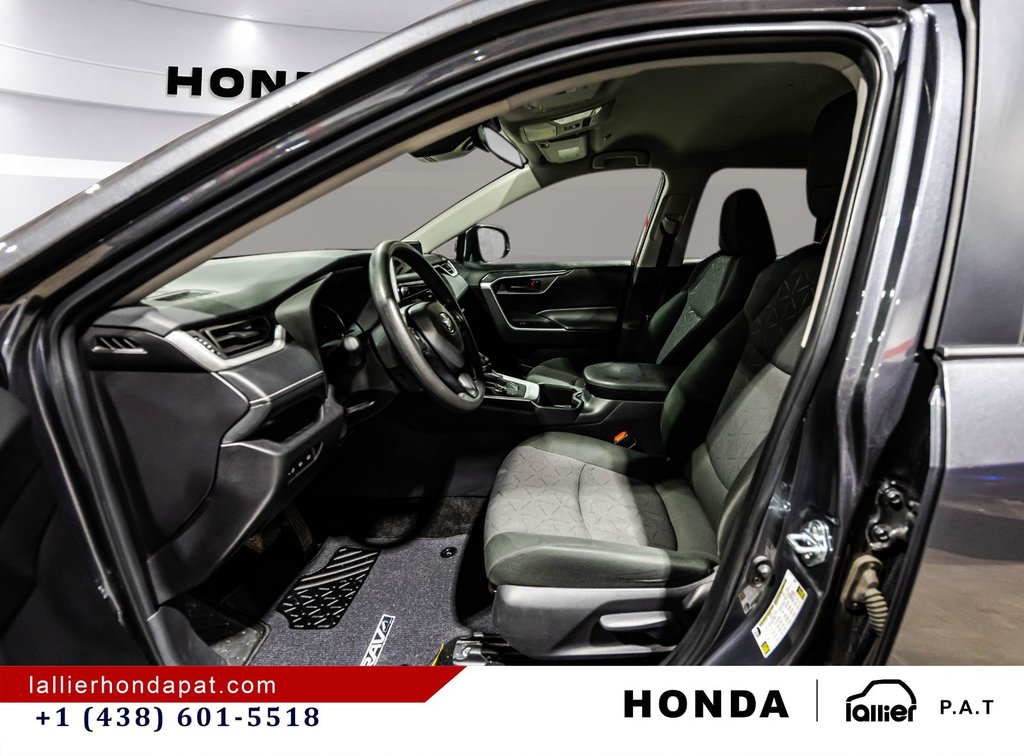 2025 Toyota RAV4 Hybrid LE in Montreal, Quebec - 18 - w1024h768px