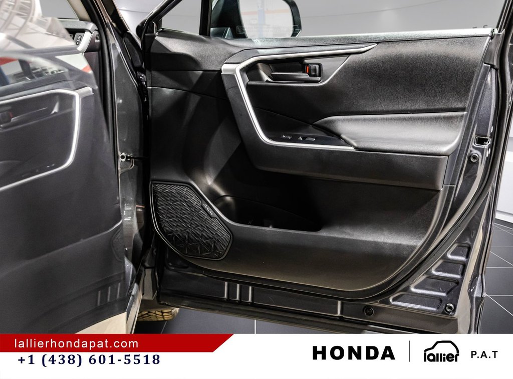 2025 Toyota RAV4 Hybrid LE in Montreal, Quebec - 16 - w1024h768px