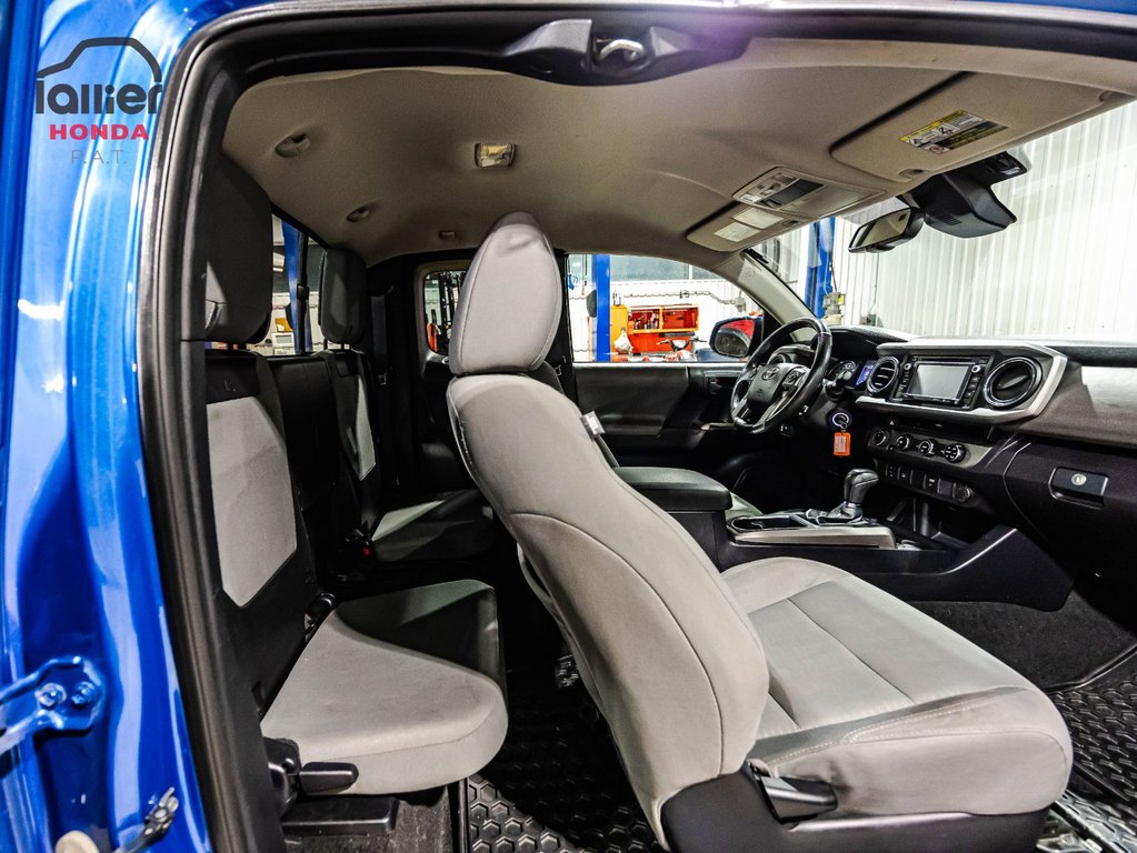 Toyota Tacoma SR5 CABINE ACCES 2018 à Montréal, Québec - 14 - w1024h768px