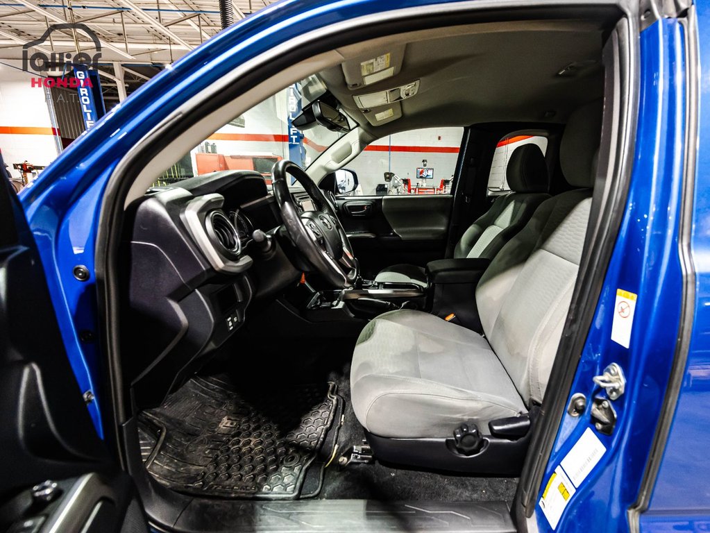 Toyota Tacoma SR5 CABINE ACCES 2018 à Montréal, Québec - 16 - w1024h768px