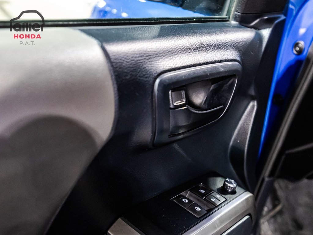 Toyota Tacoma SR5 CABINE ACCES 2018 à Montréal, Québec - 11 - w1024h768px