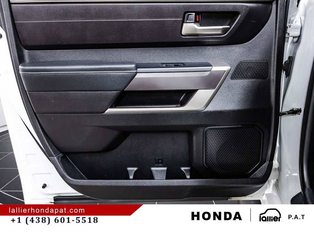 2023 Toyota Tundra SR in Montreal, Quebec - 13 - w1024h768px
