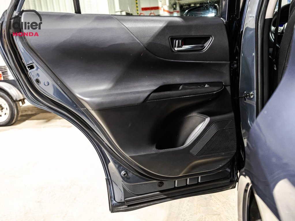 2024 Toyota Venza LE AWD in Montréal, Quebec - 12 - w1024h768px