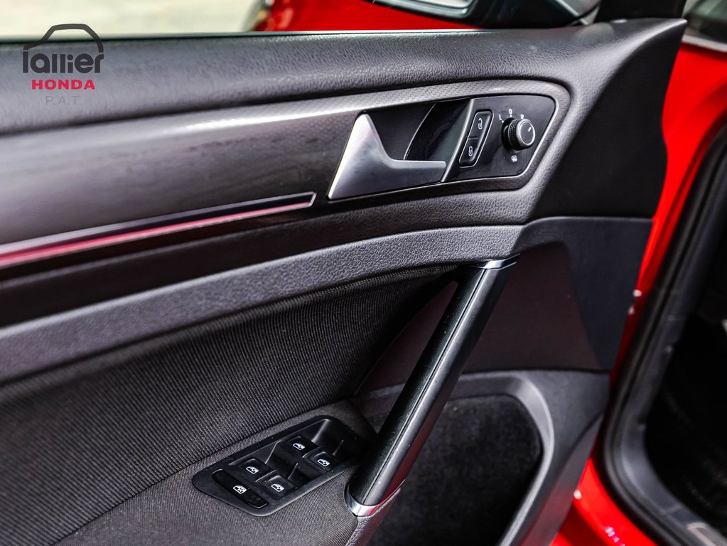 Volkswagen Golf GTI  2019 à , Québec - 11 - w1024h768px