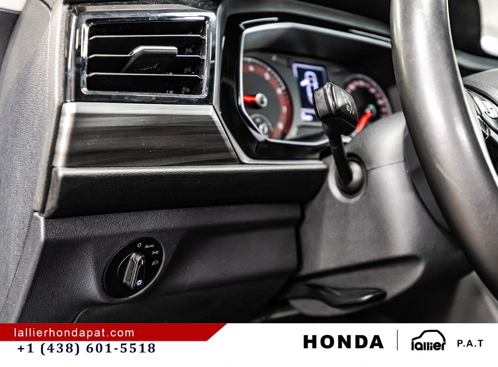 2020 Volkswagen Jetta Highline in Montréal, Quebec - 21 - w1024h768px