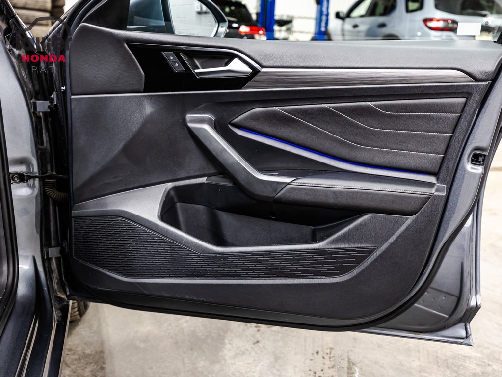 2022 Volkswagen Jetta Highline 1 PROPRIO JAMAIS ACCIDENTÉ in Lachenaie, Quebec - 17 - w1024h768px