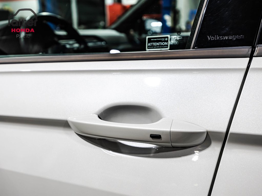 Volkswagen Tiguan Comfortline R-Line Black Edition 2022 à , Québec - 11 - w1024h768px