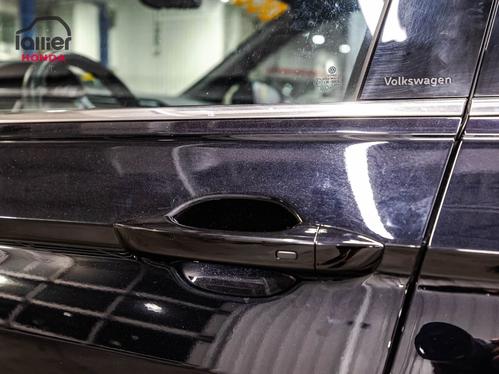 2023 Volkswagen Tiguan Highline R-Line 1 proprio in Montreal, Quebec - 11 - w1024h768px