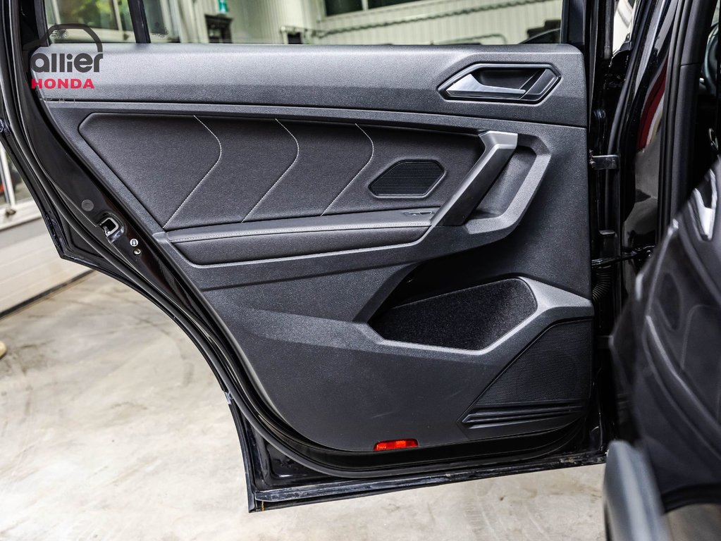 2023 Volkswagen Tiguan Highline R-Line 1 proprio in Montreal, Quebec - 13 - w1024h768px