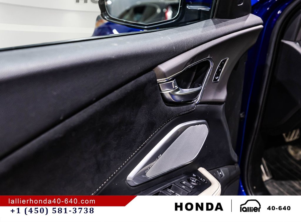 2022 Acura RDX platinum elite a-spec in Montréal, Quebec - 11 - w1024h768px