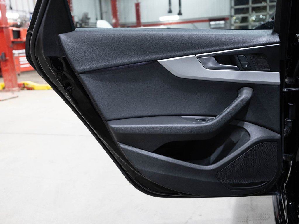 2018 Audi A4 Sedan Komfort in , Quebec - 12 - w1024h768px