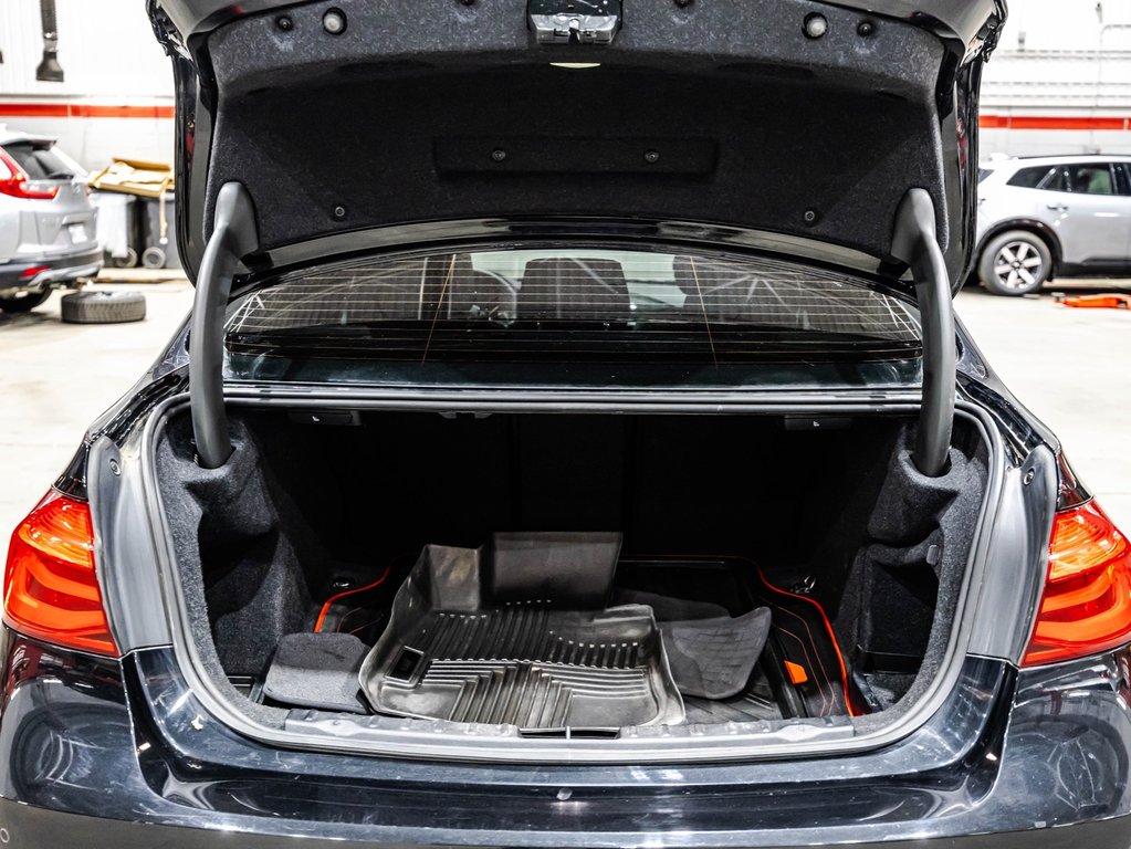 2018 BMW 3 Series 340i xDrive in , Quebec - 15 - w1024h768px