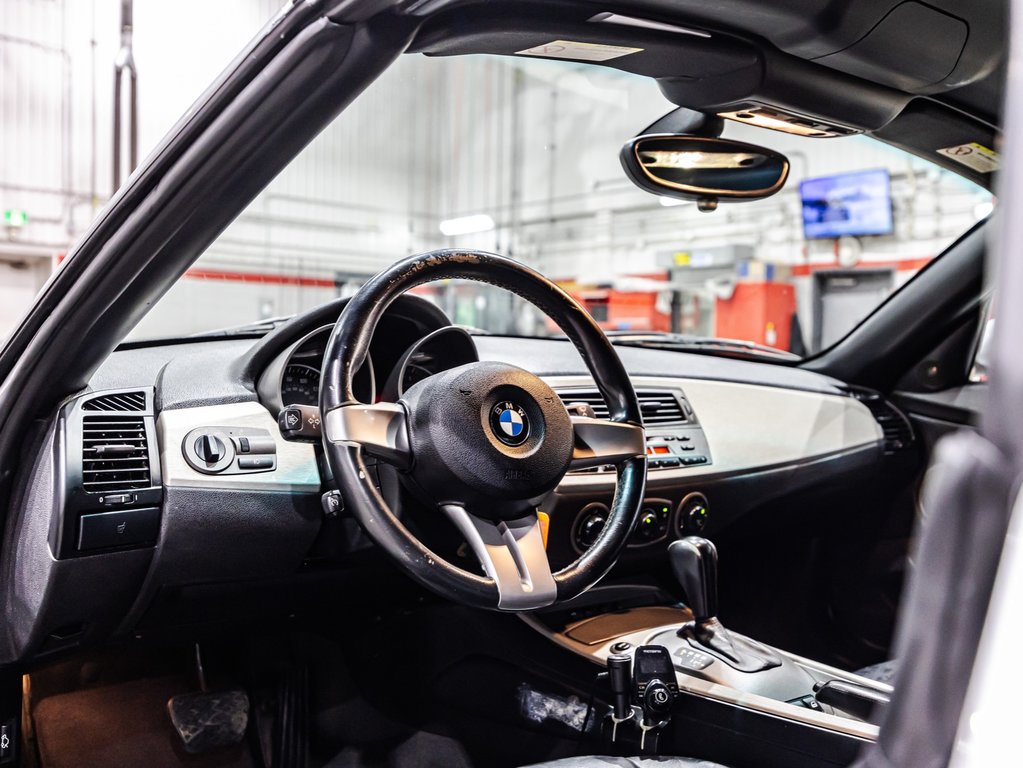 BMW Z4 3.0i 2003 à Lachenaie, Québec - 16 - w1024h768px