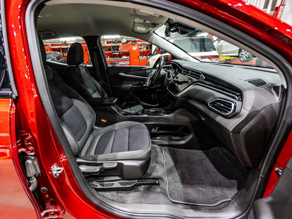 2022 Chevrolet BOLT EUV LT in Lachenaie, Quebec - 18 - w1024h768px