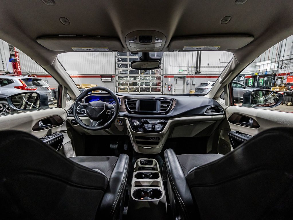 Chrysler Grand Caravan SXT 2022 à Lachenaie, Québec - 14 - w1024h768px