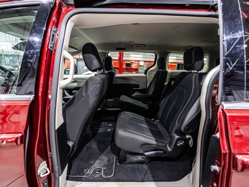 Chrysler Grand Caravan SXT 2022 à Lachenaie, Québec - 13 - w1024h768px