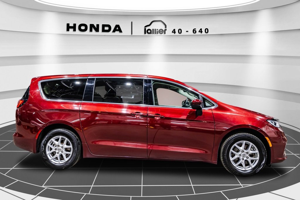 Chrysler Grand Caravan SXT 2022 à Lachenaie, Québec - 8 - w1024h768px