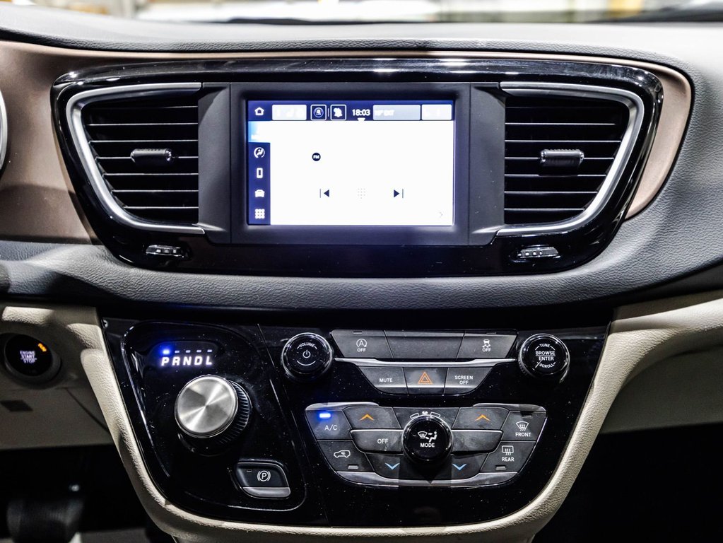 Chrysler Grand Caravan SXT 2022 à Lachenaie, Québec - 25 - w1024h768px