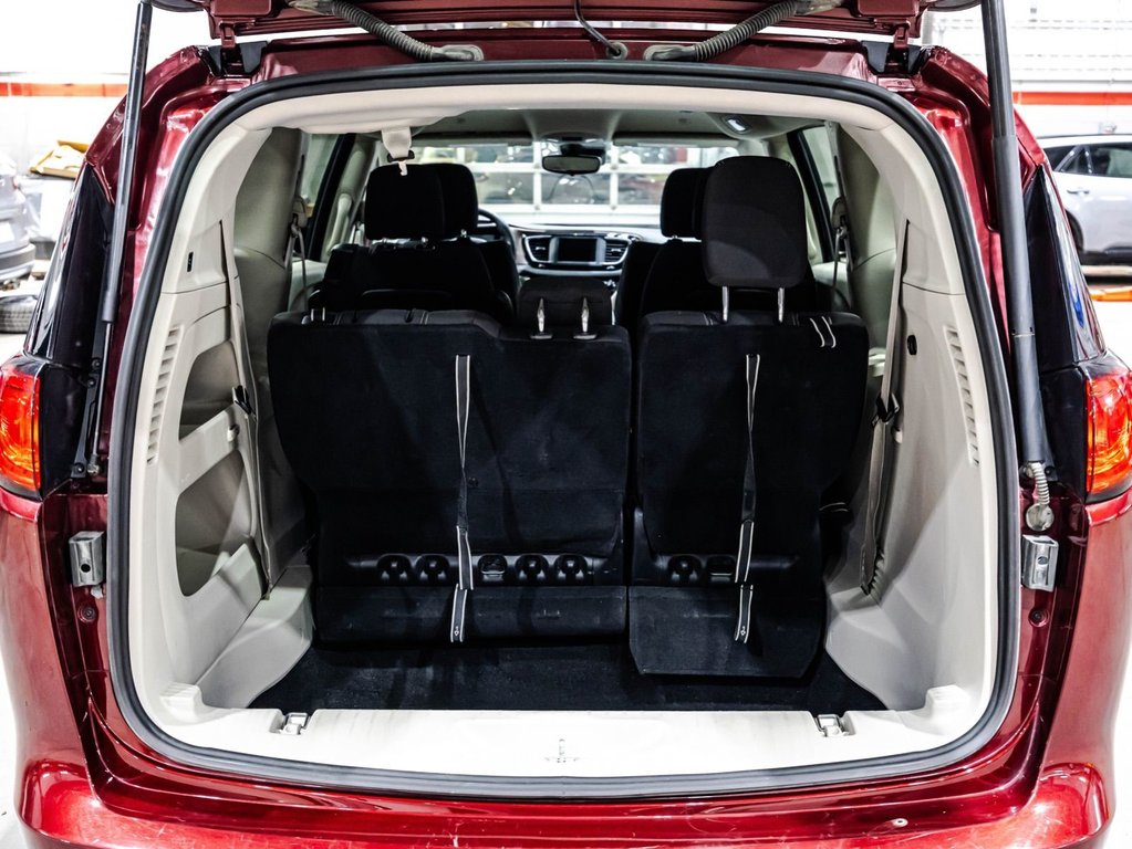 Chrysler Grand Caravan SXT 2022 à Lachenaie, Québec - 16 - w1024h768px