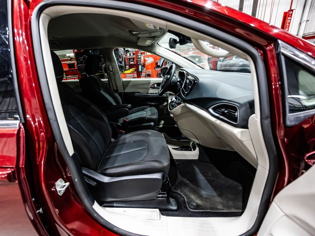 Chrysler Grand Caravan SXT 2022 à Lachenaie, Québec - 19 - w1024h768px