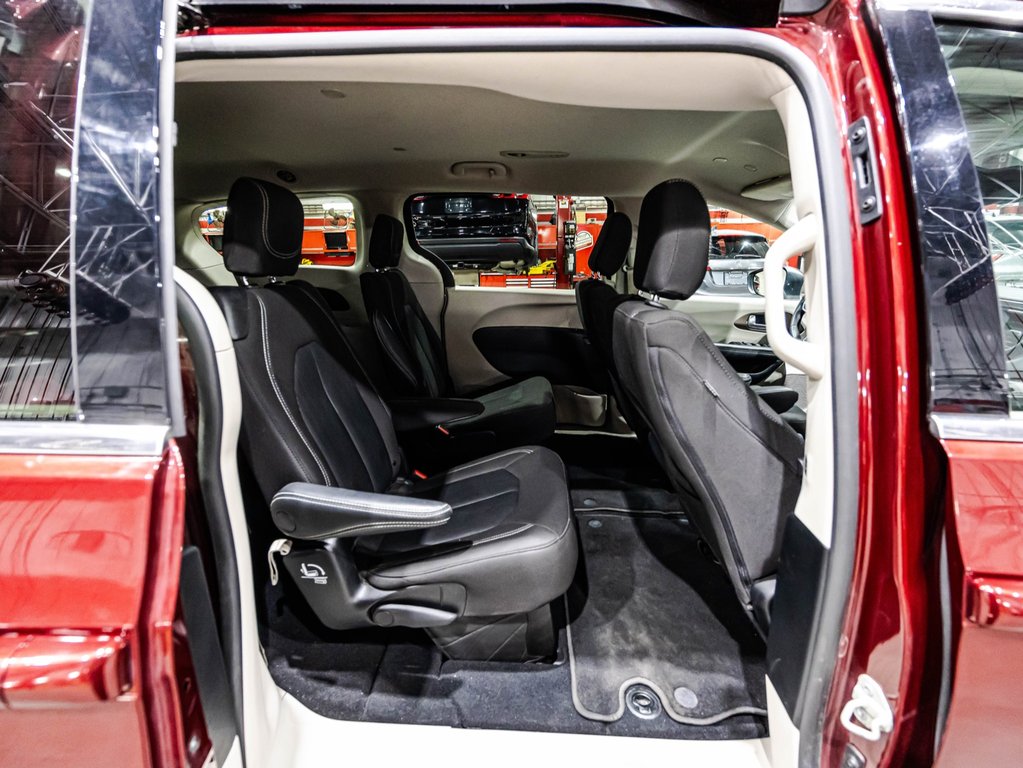 Chrysler Grand Caravan SXT 2023 à Lachenaie, Québec - 17 - w1024h768px