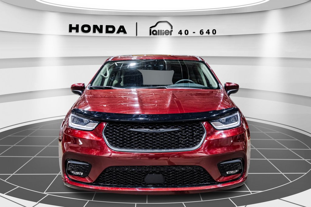 Chrysler Grand Caravan SXT 2023 à Lachenaie, Québec - 2 - w1024h768px