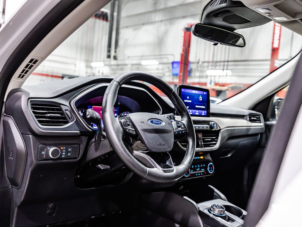 Ford Escape SE Hybrid 2022 à , Québec - 19 - w1024h768px