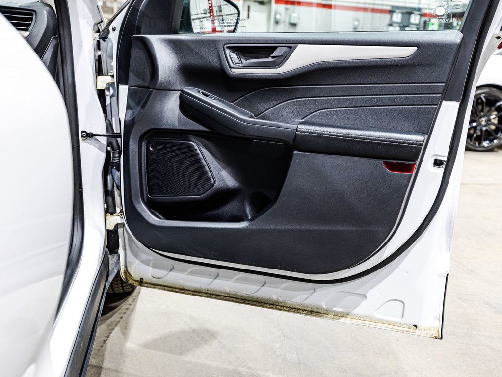Ford Escape SE Hybrid 2022 à , Québec - 16 - w1024h768px