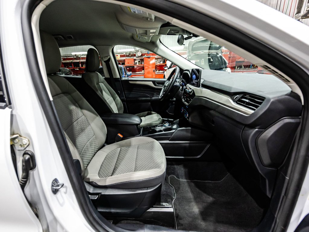 Ford Escape SE Hybrid 2022 à , Québec - 17 - w1024h768px