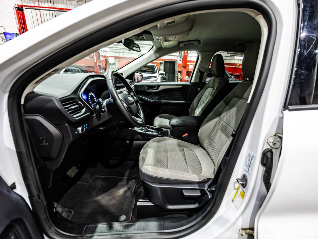 Ford Escape SE Hybrid 2022 à , Québec - 18 - w1024h768px