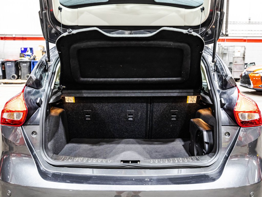 2016 Ford Focus Titanium in , Quebec - 16 - w1024h768px