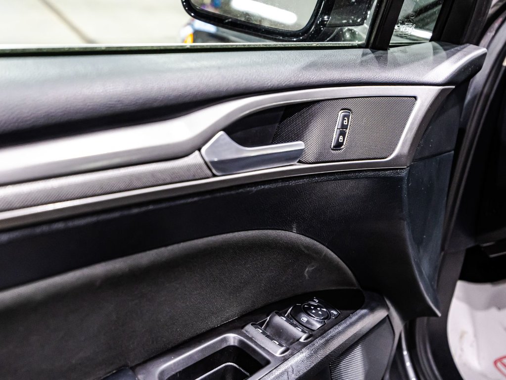 2017 Ford Fusion SE in , Quebec - 11 - w1024h768px
