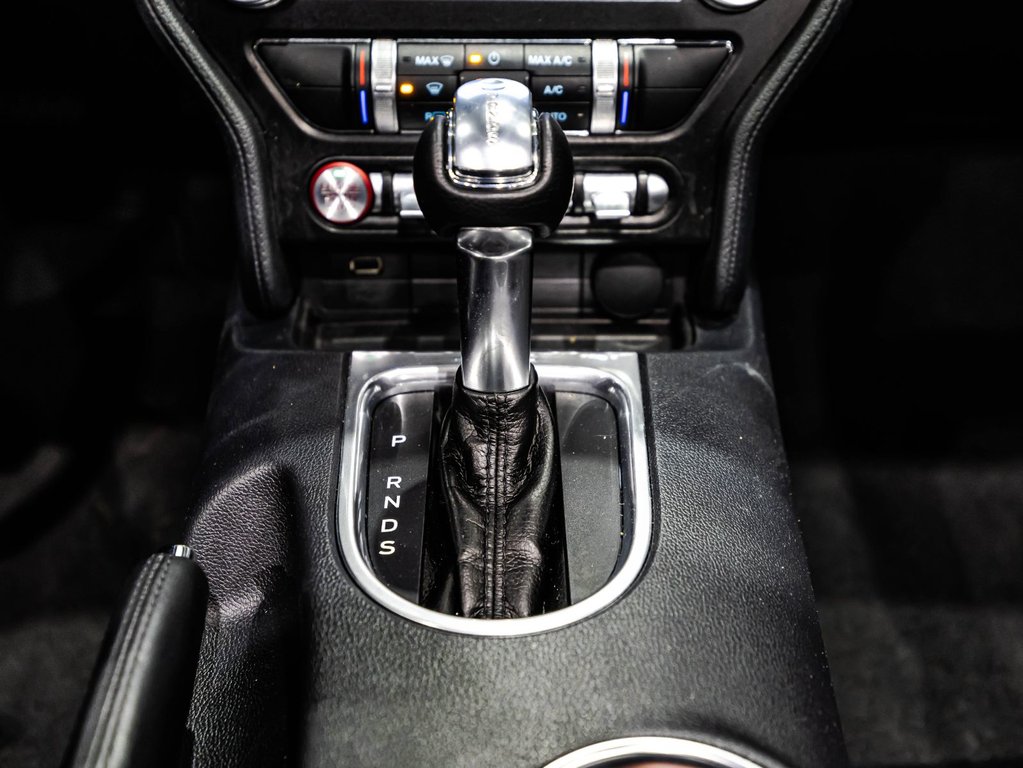 2022 Ford Mustang ECOBOOST in Montréal, Quebec - 25 - w1024h768px