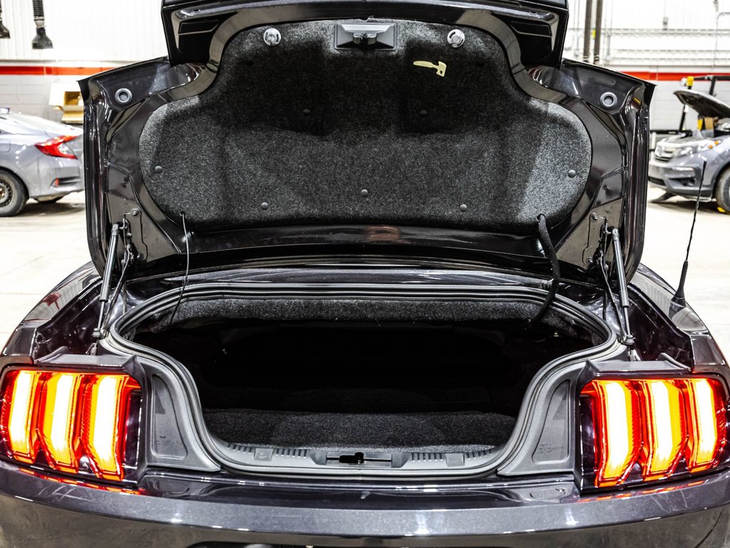 2022 Ford Mustang ECOBOOST in Montréal, Quebec - 12 - w1024h768px