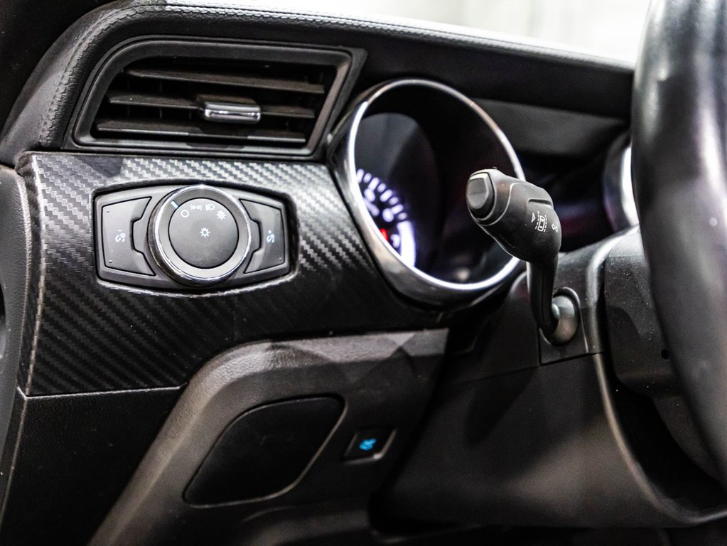 2022 Ford Mustang ECOBOOST in Montréal, Quebec - 21 - w1024h768px