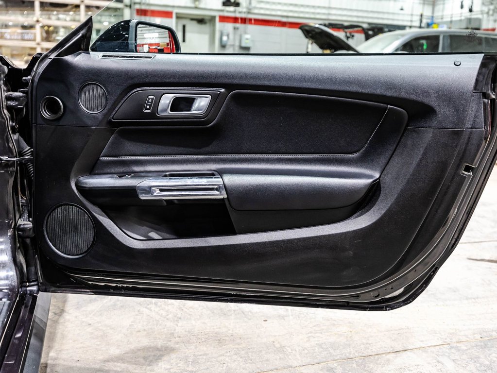 2022 Ford Mustang ECOBOOST in Montréal, Quebec - 15 - w1024h768px
