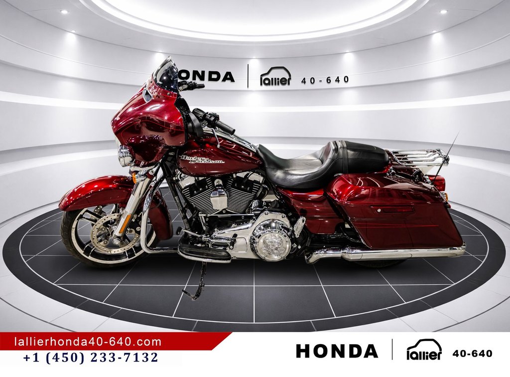 Harley-Davidson Street Glide FLHXS 2016 à Montréal, Québec - 4 - w1024h768px