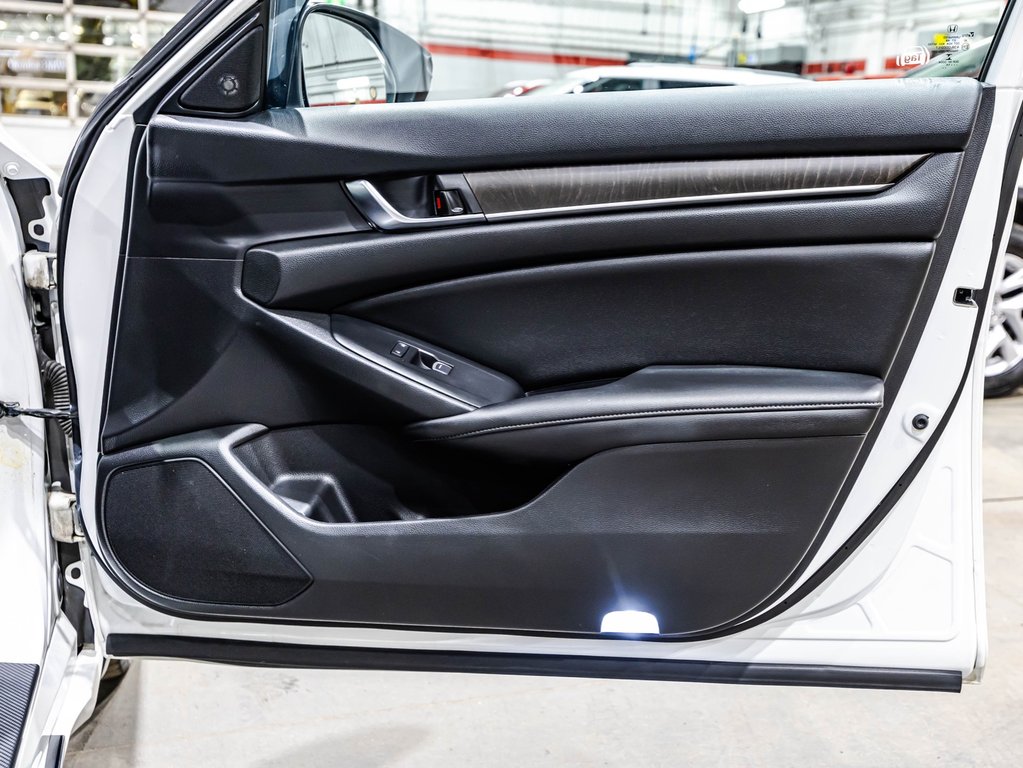 2019 Honda Accord Hybrid in , Quebec - 16 - w1024h768px