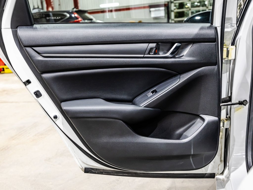 Honda Accord Sedan LX 2018 à Montréal, Québec - 12 - w1024h768px