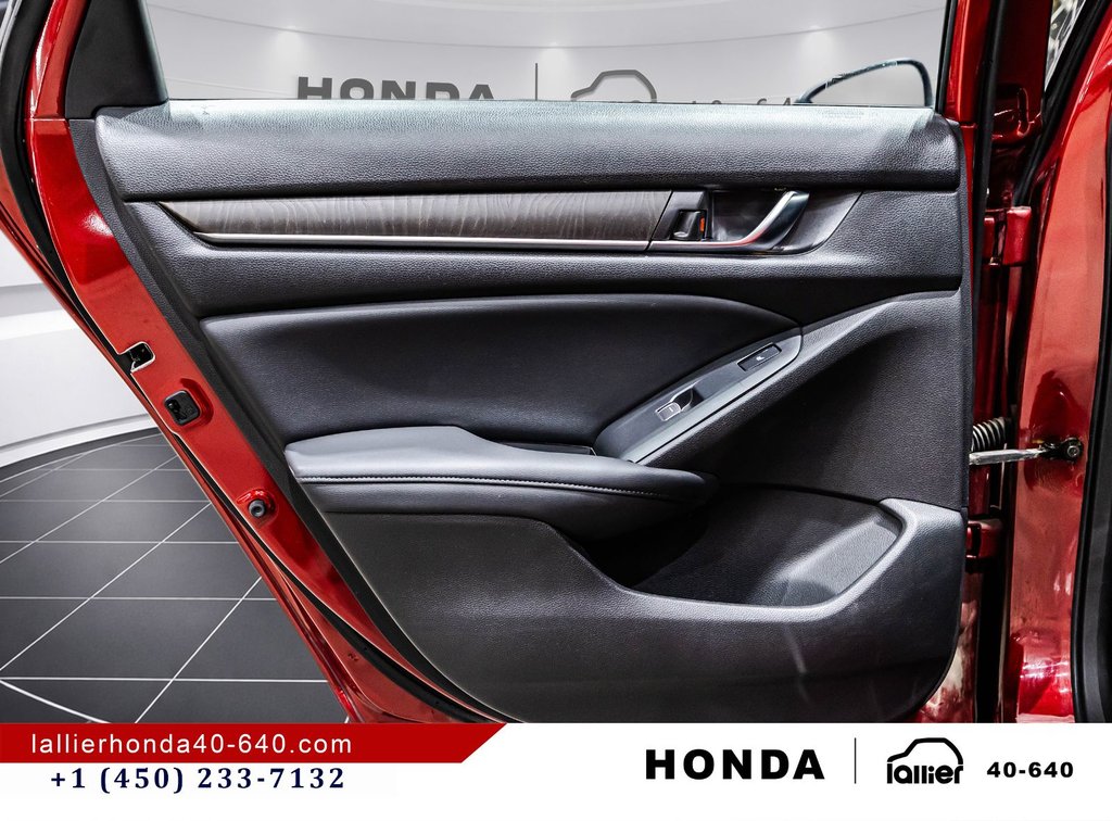 Honda Accord Sedan Touring/15 DOSSIERS D'ENTRETIEN/JAMAIS ACCIDENTÉ 2018 à Montréal, Québec - 13 - w1024h768px