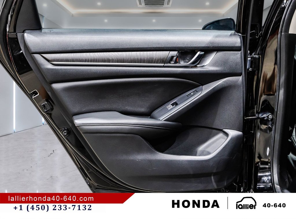 Honda Accord Sedan Touring 2.0 2019 à Montréal, Québec - 13 - w1024h768px
