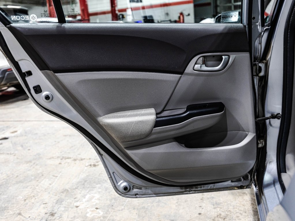 Honda Civic Sdn LX 2012 à Lachenaie, Québec - 12 - w1024h768px