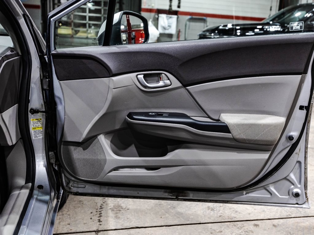 Honda Civic Sdn LX 2012 à Lachenaie, Québec - 16 - w1024h768px