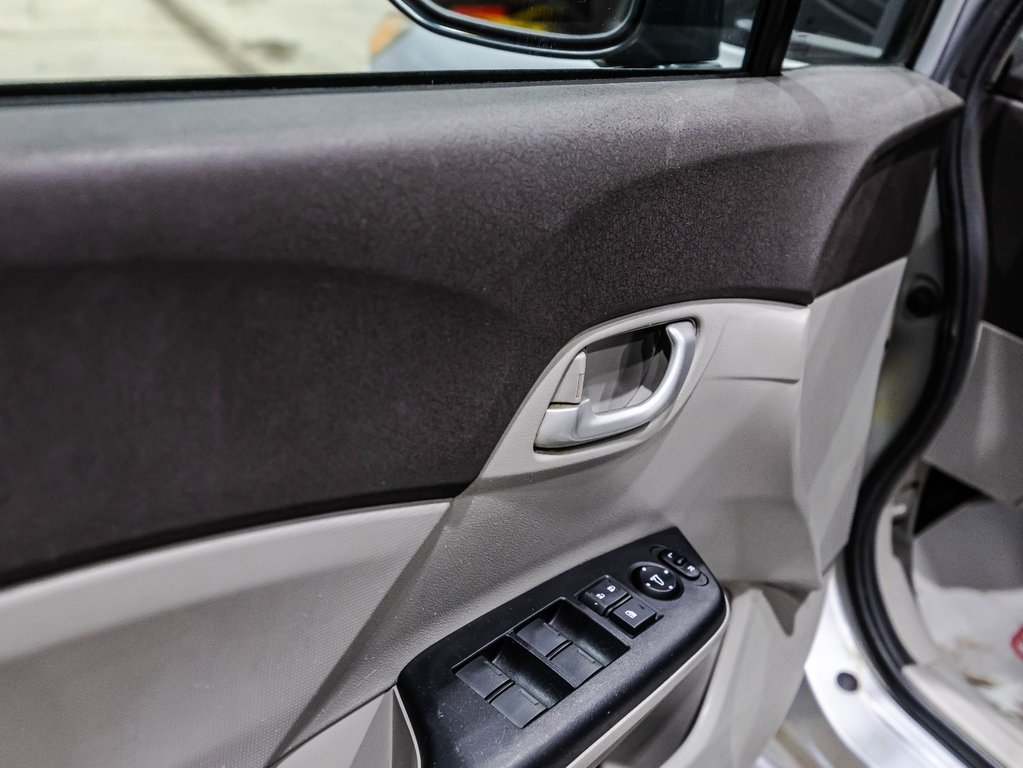 Honda Civic Sdn LX 2012 à Lachenaie, Québec - 11 - w1024h768px