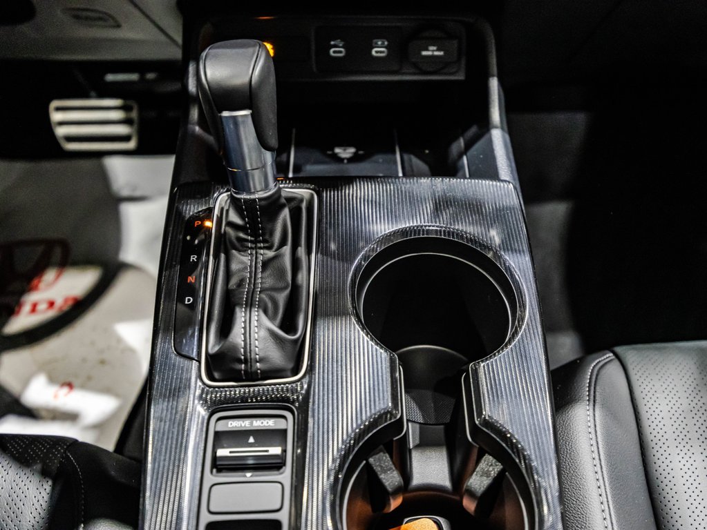 Honda Civic Sedan Hybrid TOURING 2025 à , Québec - 26 - w1024h768px