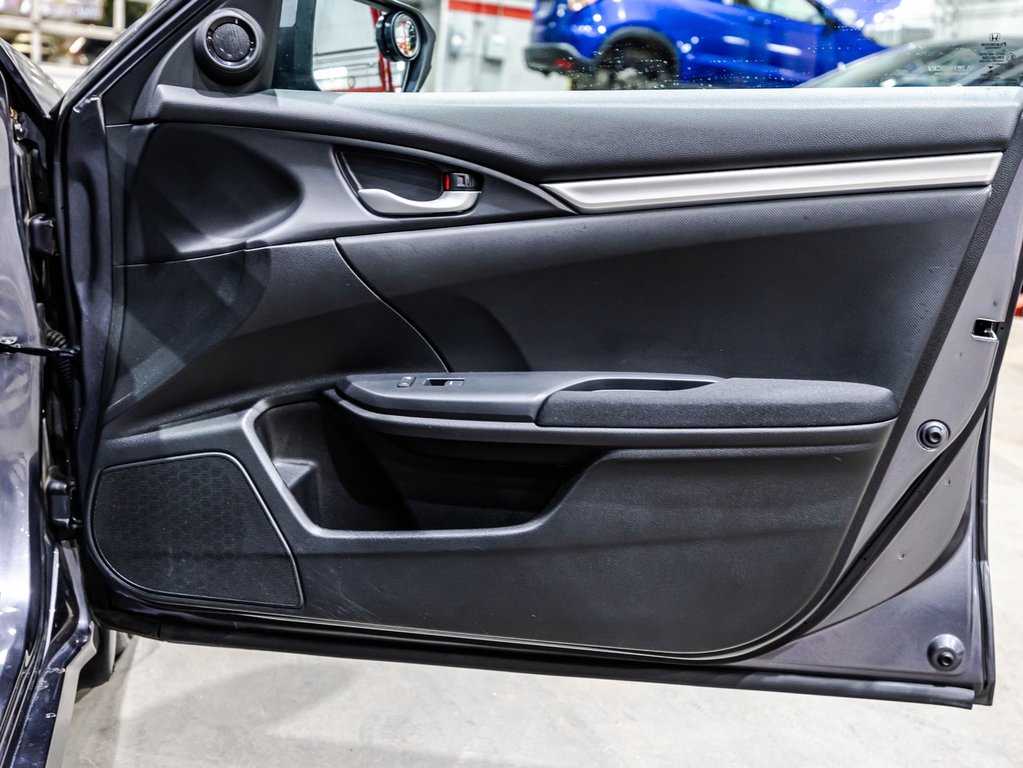 Honda Civic Sedan LX 2016 à , Québec - 16 - w1024h768px