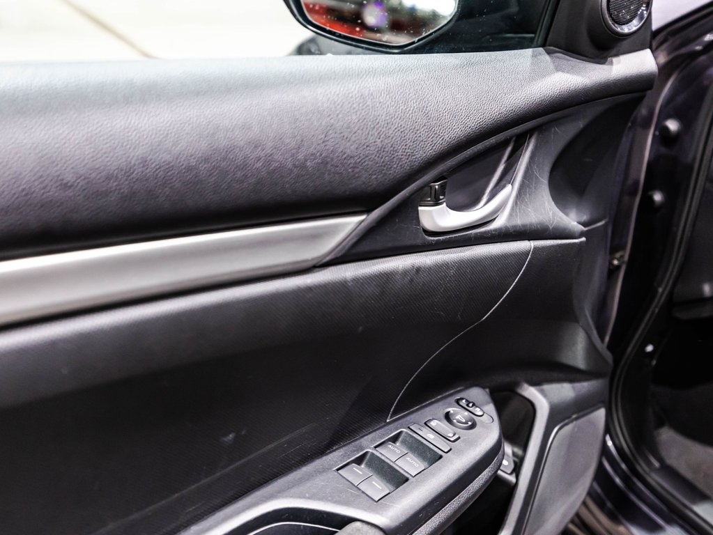 Honda Civic Sedan LX 2016 à , Québec - 11 - w1024h768px