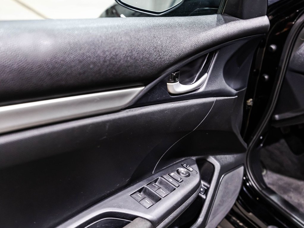 Honda Civic Sedan DX 2018 à Lachenaie, Québec - 11 - w1024h768px