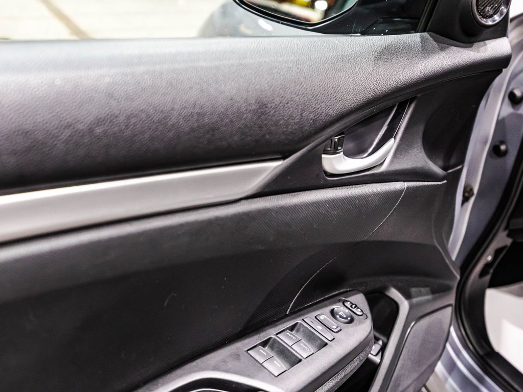 Honda Civic Sedan LX 2018 à , Québec - 11 - w1024h768px